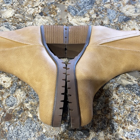 MIA Lug Boot - Picture 5 of 6